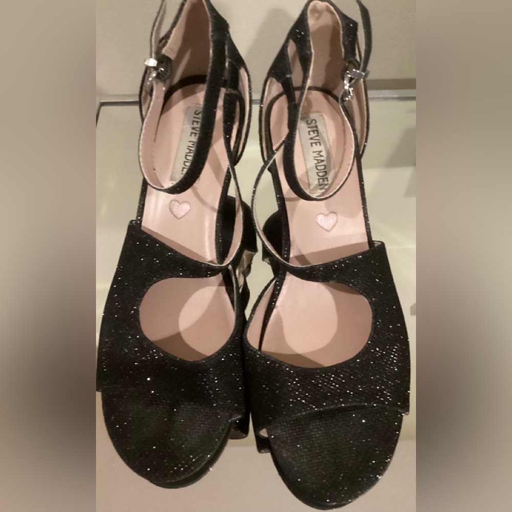 Black sparkly Steve Madden girls’ heels